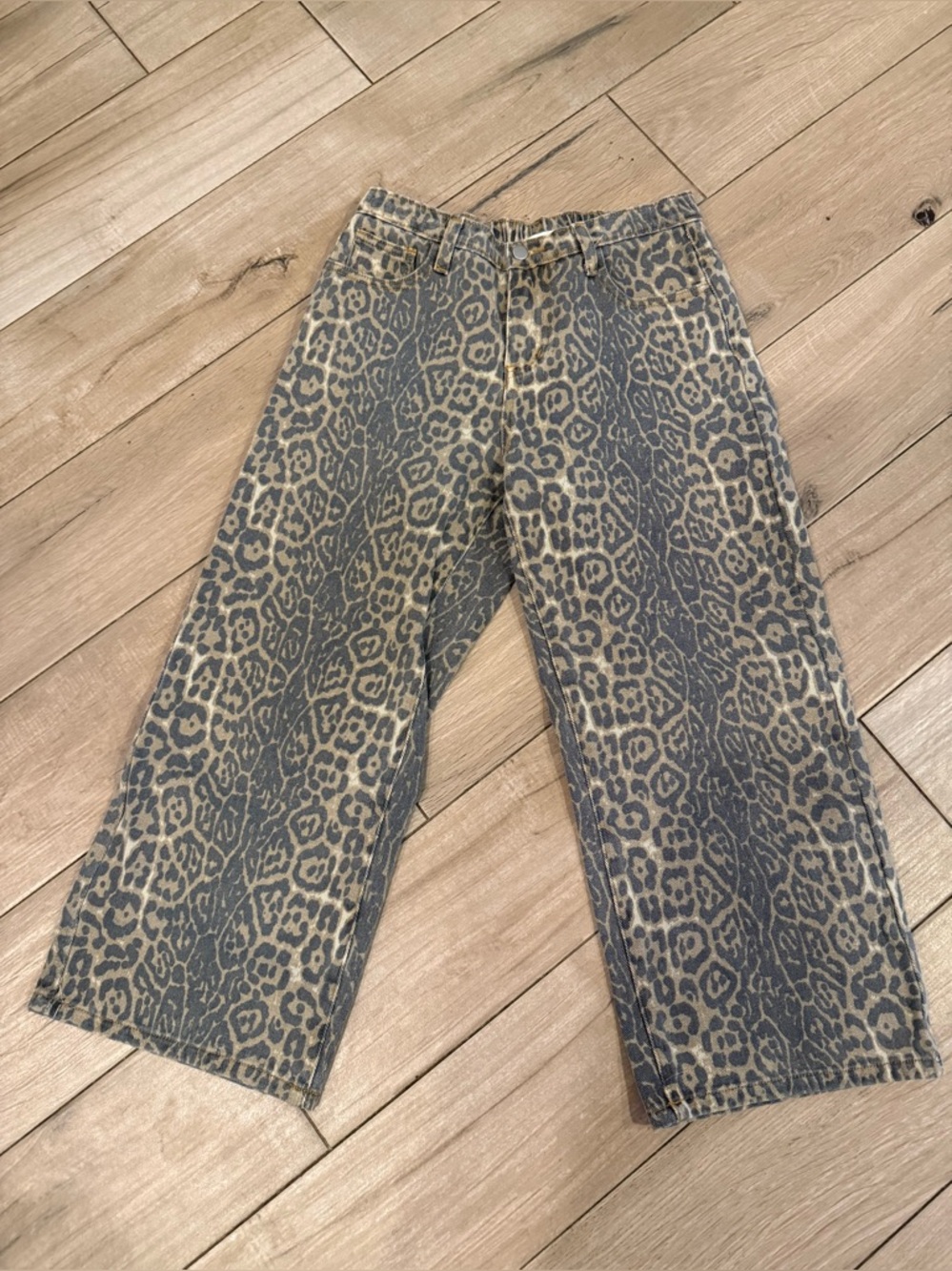 Hayden Girls Wide-Leg Leopard Print Jeans Front Button, Back Elastic Waist Sz L